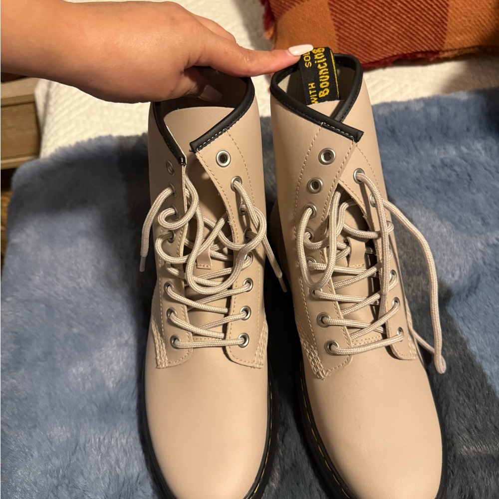 Dr. Martens Women's Zavala Taupe Boot - Picture 4 of 9